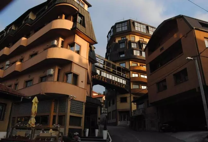 هتل Italia