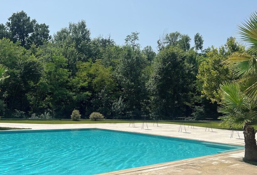 فندق Mak Albania