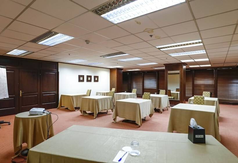 فندق Mak Albania