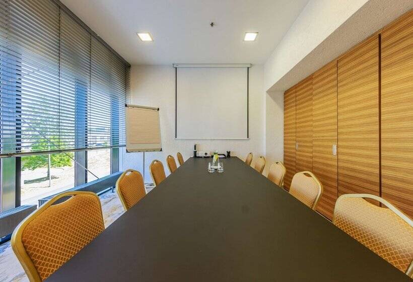 ホテル Mercure Tallinn