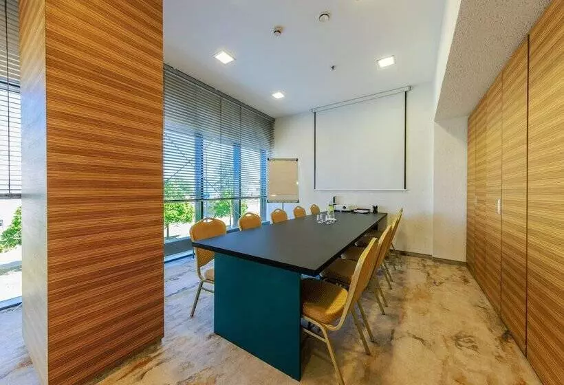 هتل Mercure Tallinn