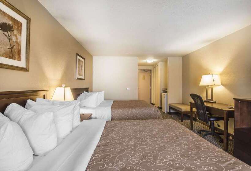 هتل Quality Inn & Suites Yorkton
