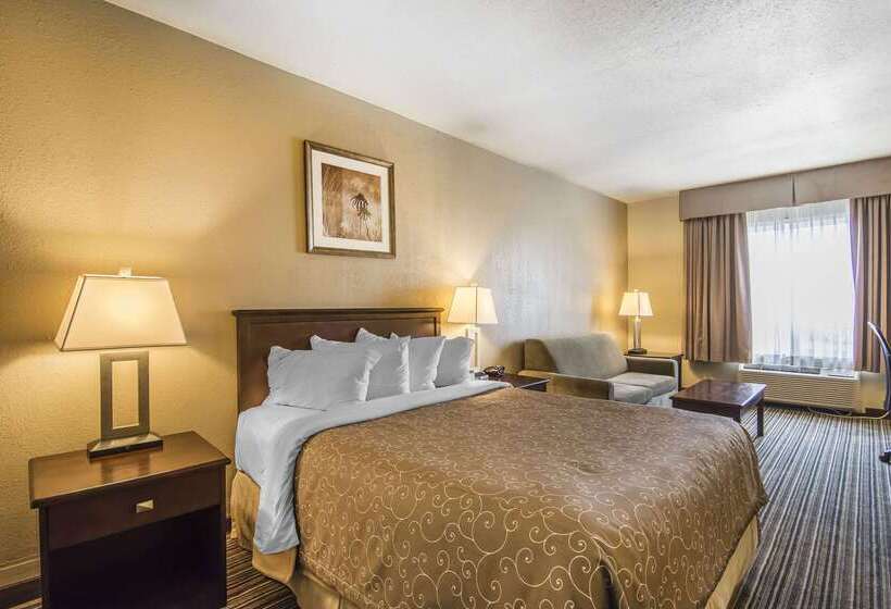 هتل Quality Inn & Suites Yorkton