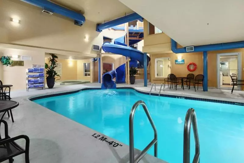 Отель Quality Inn & Suites Yorkton