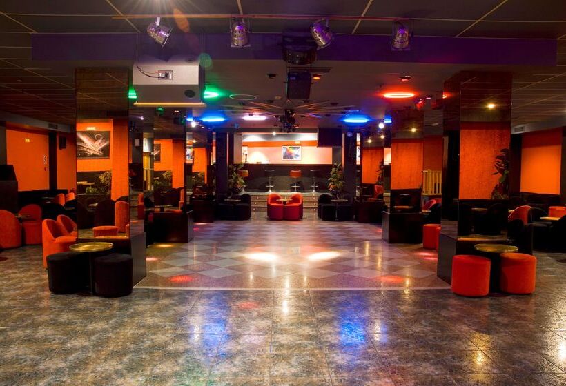 호텔 tent Torremolinos