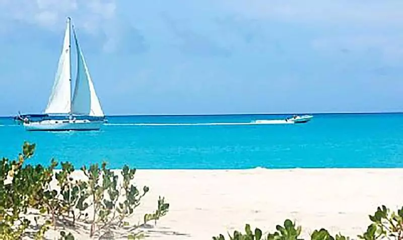 هتل The Inn At Grace Bay
