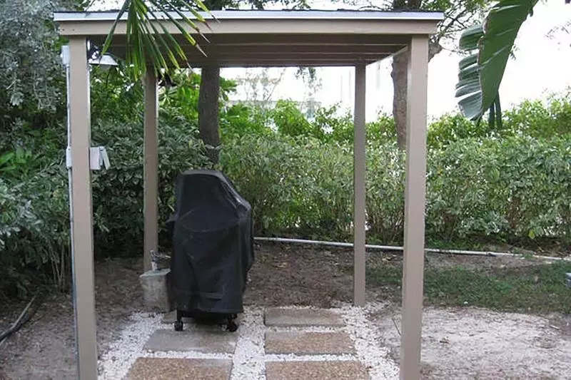 هتل The Inn At Grace Bay