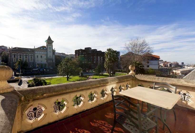 בית מלון כפרי Urh Palacio De Oriol