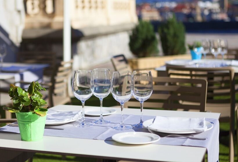 בית מלון כפרי Urh Palacio De Oriol