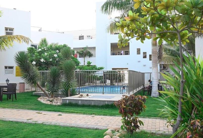 Al Jar Resort   Families Only