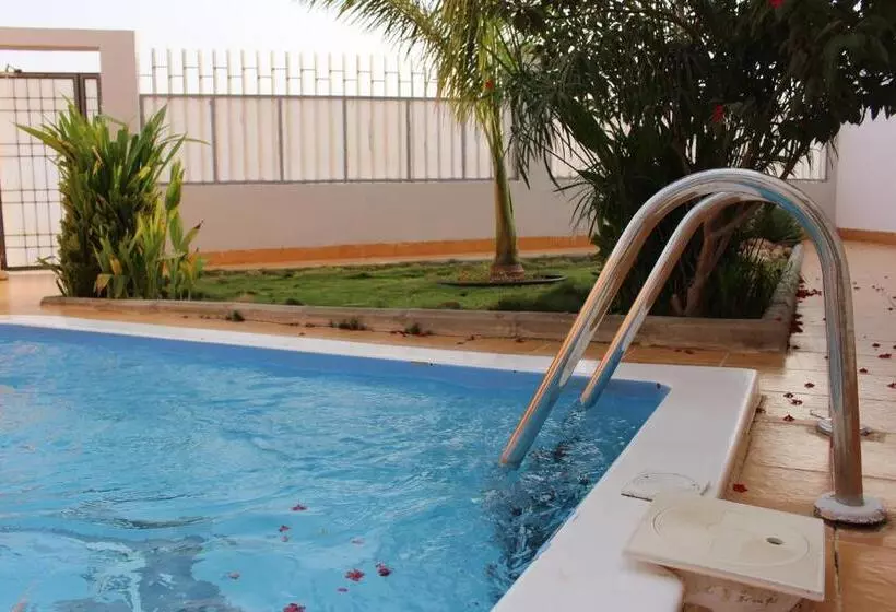 Al Jar Resort   Families Only