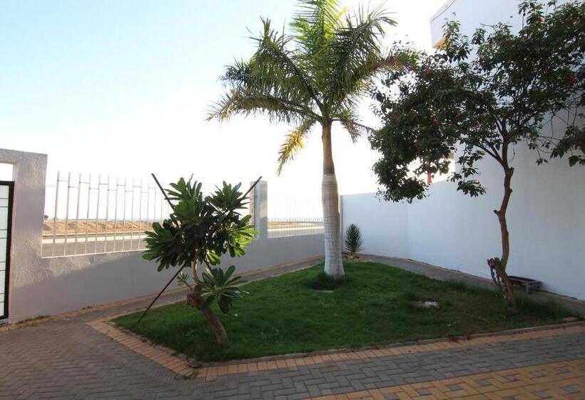 Al Jar Resort   Families Only