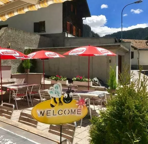 ユースホステル Gasthaus Alpenrose