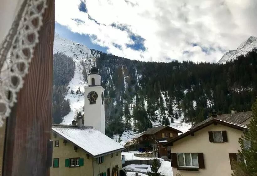 ユースホステル Gasthaus Alpenrose