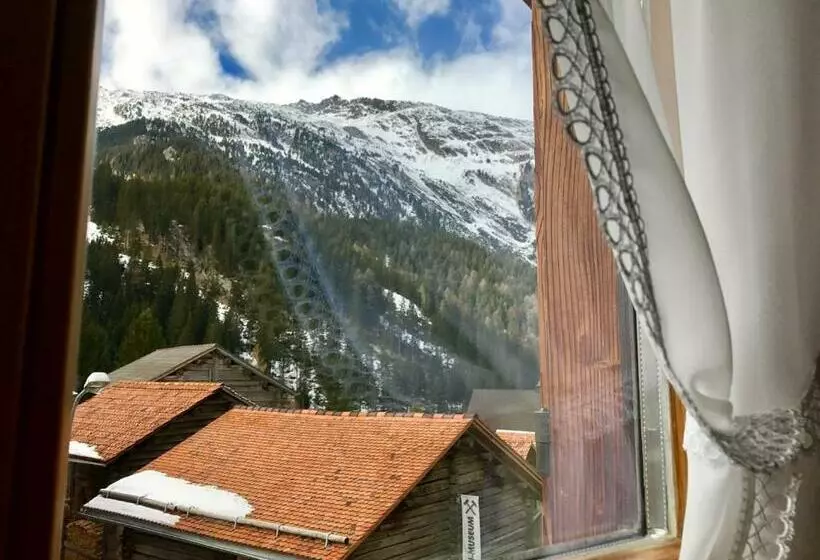 ユースホステル Gasthaus Alpenrose