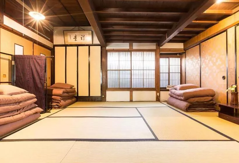 Retkeilymaja Guest House Kura