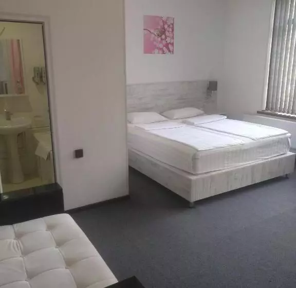 Retkeilymaja Sakura Inn