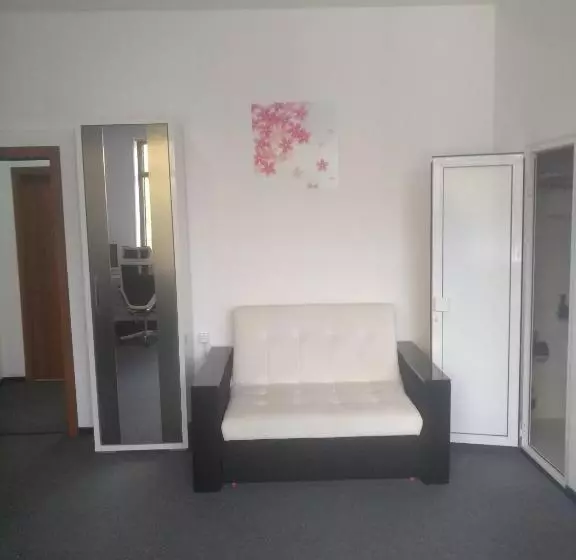 Retkeilymaja Sakura Inn