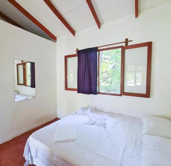 هاستل Surfing Turtle Lodge