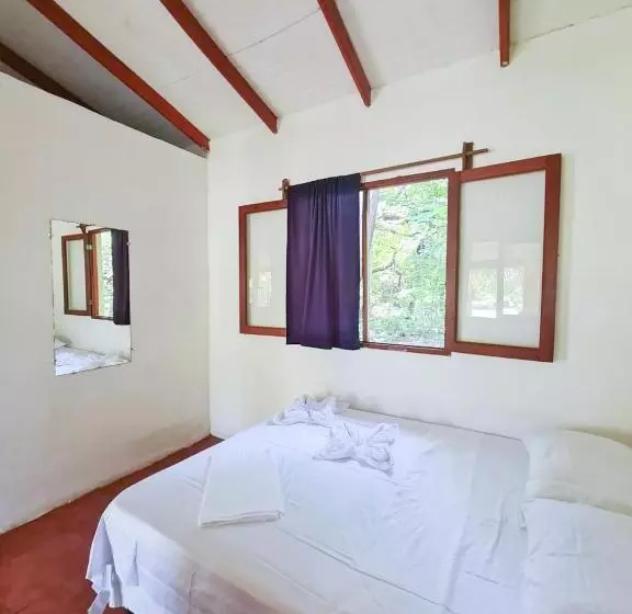 Retkeilymaja Surfing Turtle Lodge