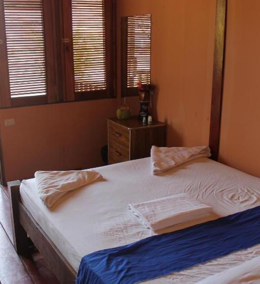 هاستل Surfing Turtle Lodge