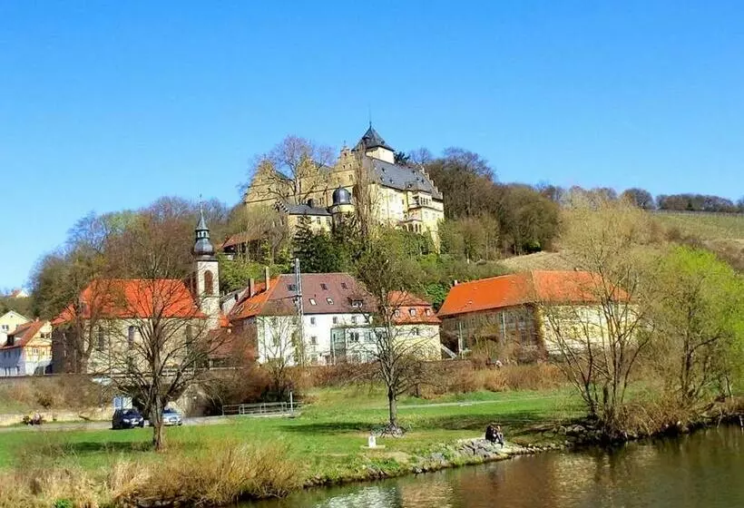 Retkeilymaja Zum Schwarzen Adler