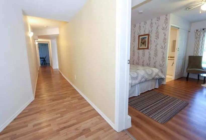 Aamiaismajoitus (B&B) Cedar Drive Inn