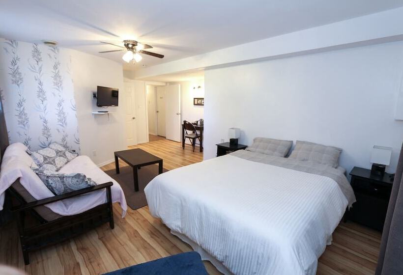 Bed & Breakfast Cedar Drive Inn