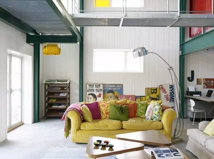 Aamiaismajoitus (B&B) Lådfabriken