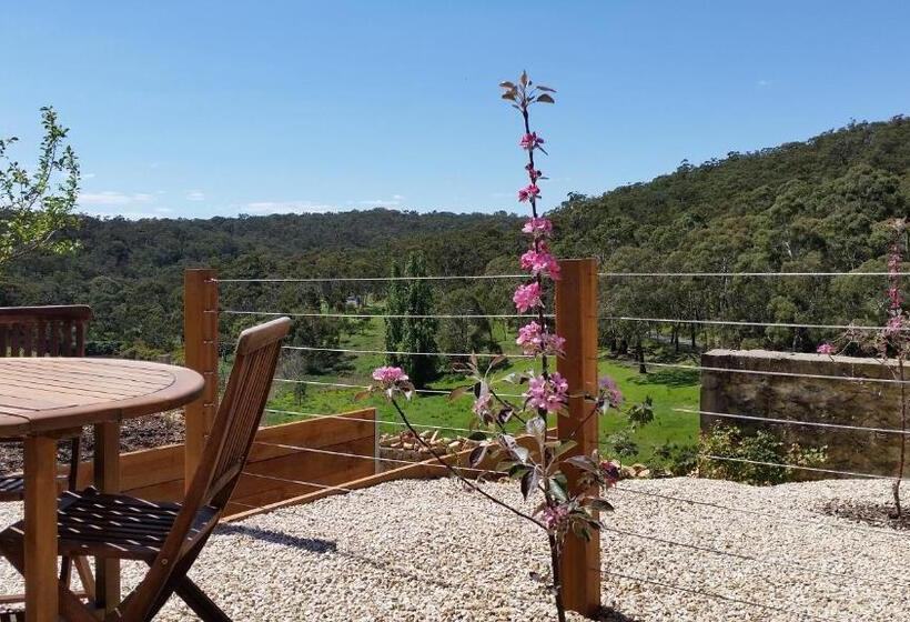 Bed and Breakfast Morialta Barns