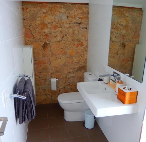 Bed and Breakfast Morialta Barns