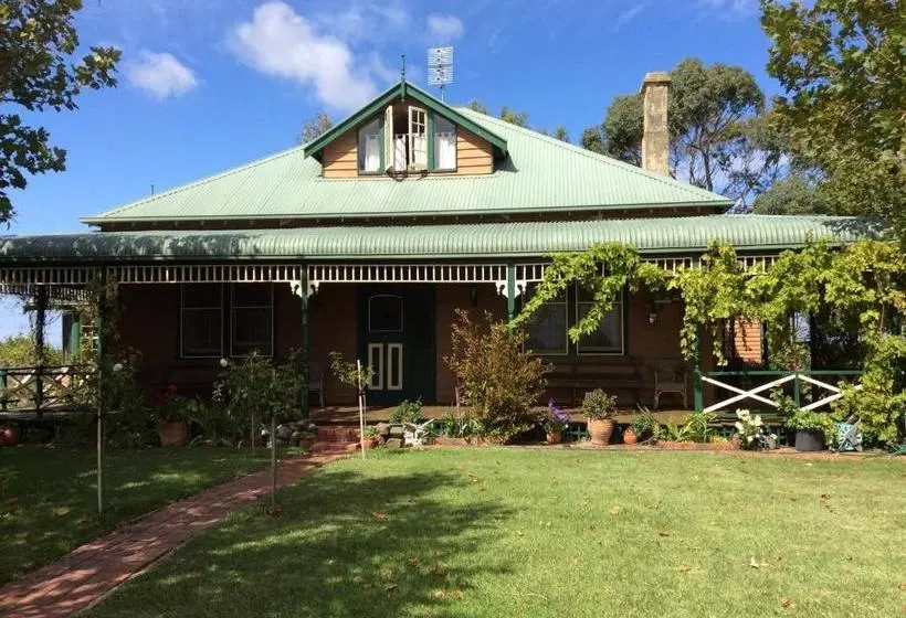 Butterfly Farm Bed And Breakfast Nirranda