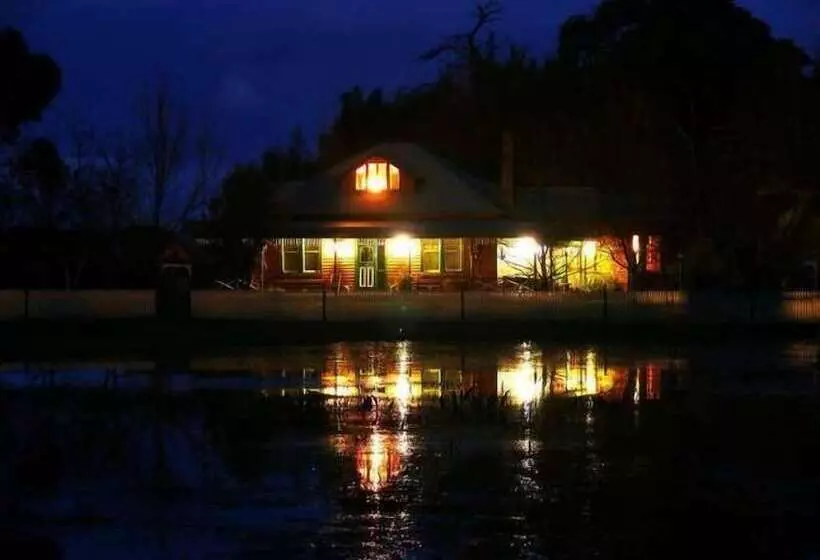 Butterfly Farm Bed And Breakfast Nirranda