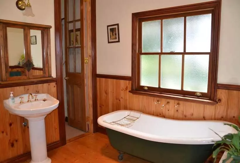 Butterfly Farm Bed And Breakfast Nirranda