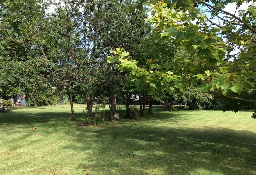 Butterfly Farm Bed And Breakfast Nirranda