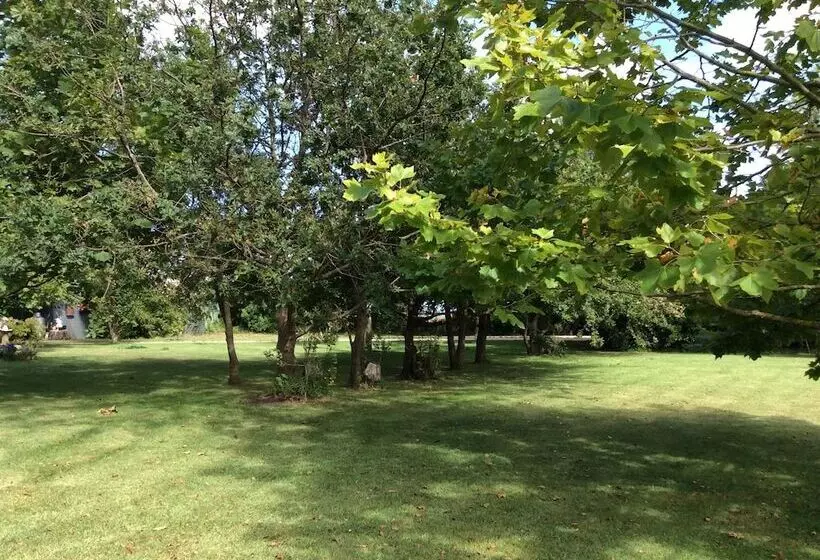 Butterfly Farm Bed And Breakfast Nirranda