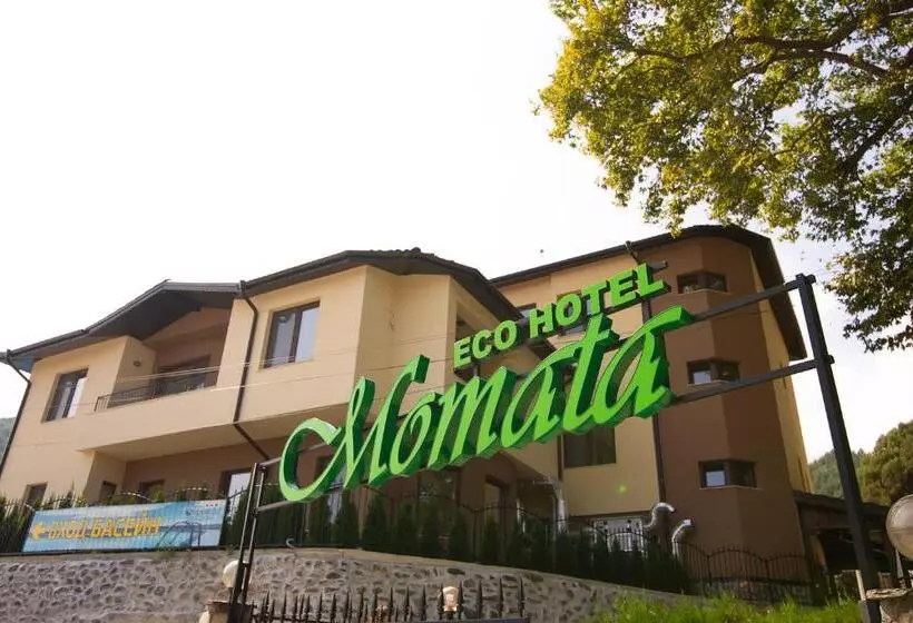 Eco Hotel Momata