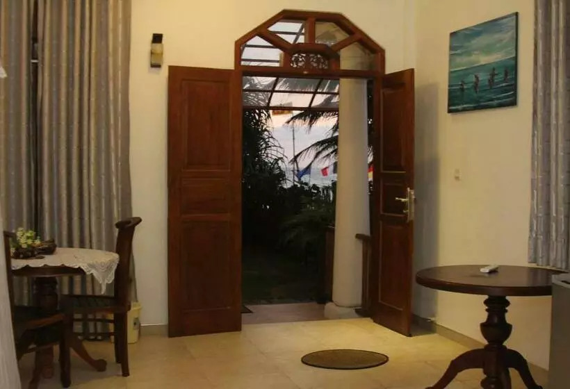 Hotelli Villa Jungle & Wiener