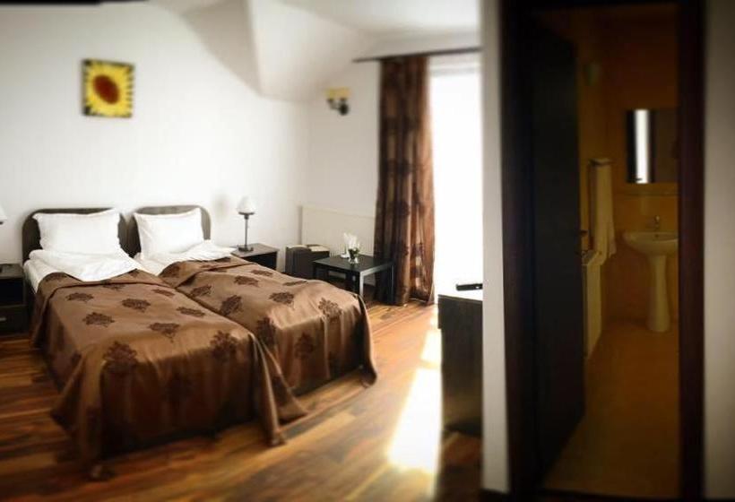 بنسيون Casa Cu Nuc