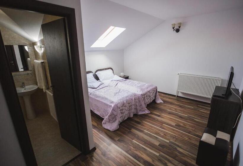 بنسيون Casa Cu Nuc