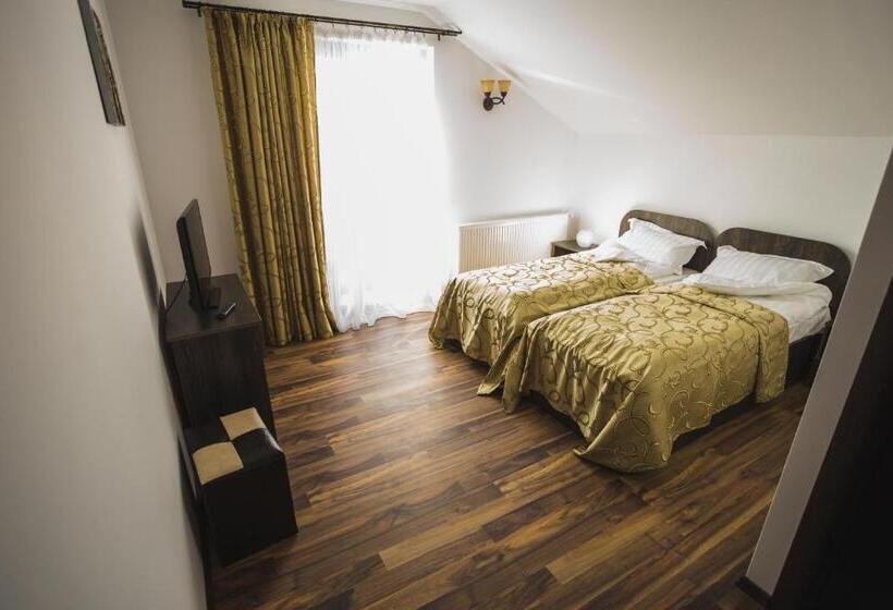 بنسيون Casa Cu Nuc