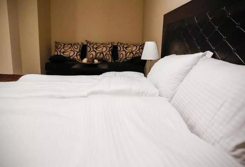 Majatalo Einstein House & Spa