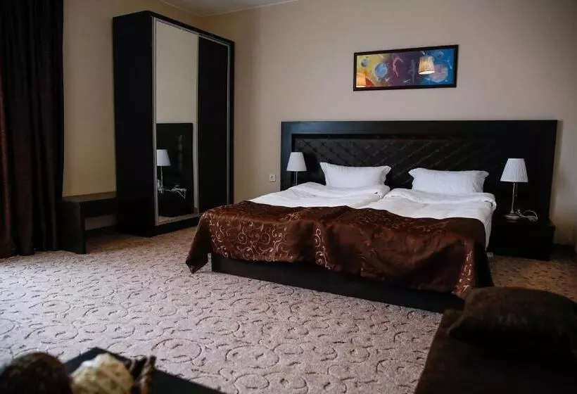 Majatalo Einstein House & Spa