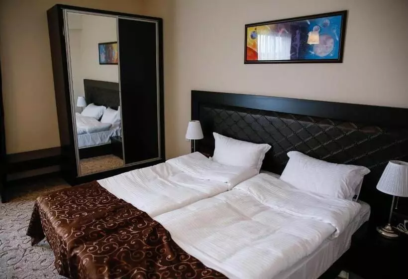 Majatalo Einstein House & Spa