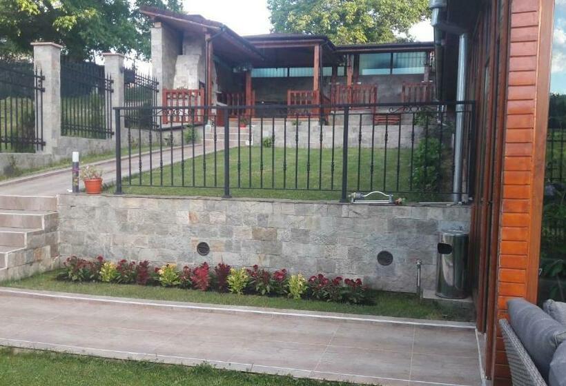 פנסיון Lakata Guest House