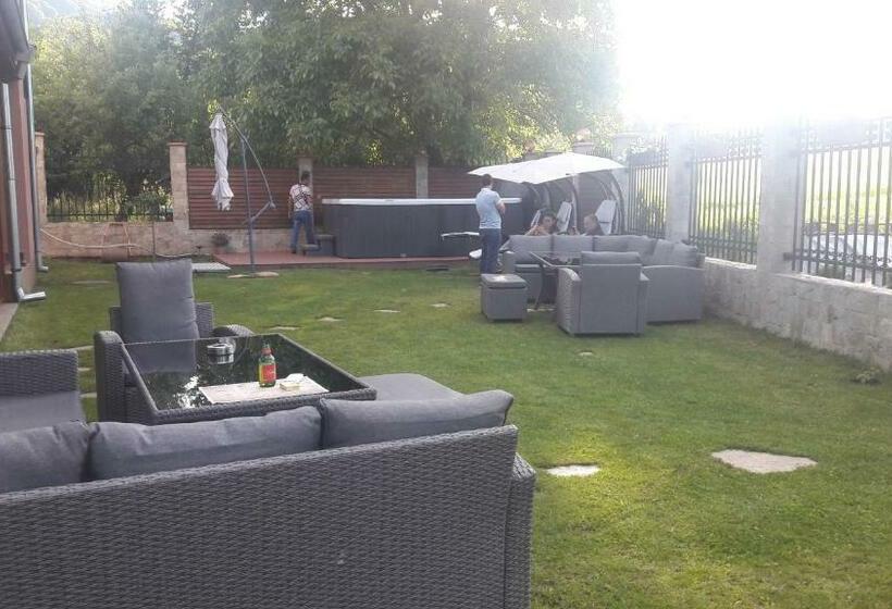 פנסיון Lakata Guest House