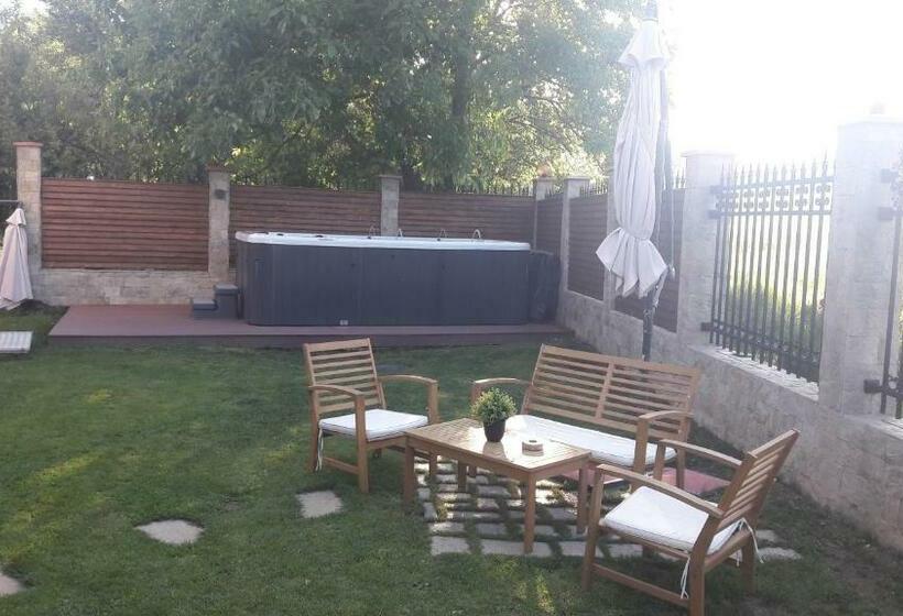 פנסיון Lakata Guest House