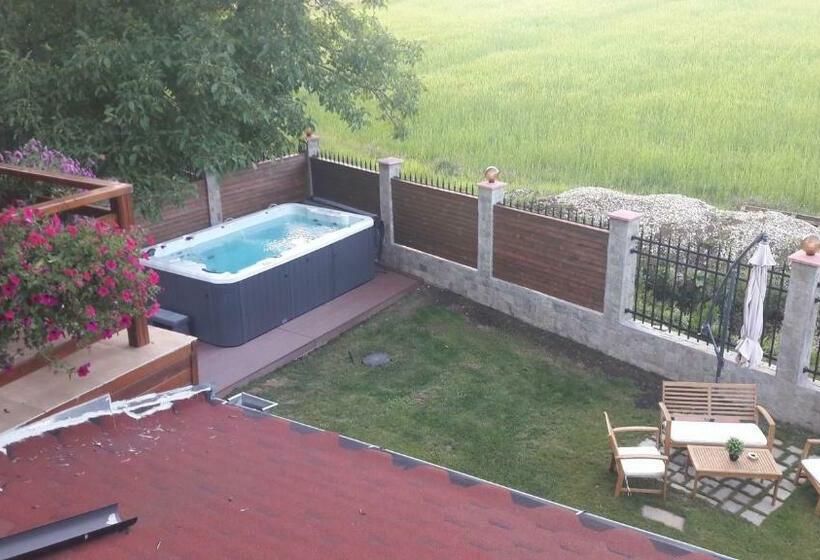 פנסיון Lakata Guest House