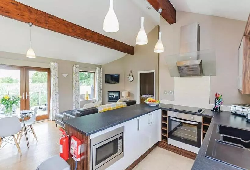 Lomakeskus Oakwood Lodges