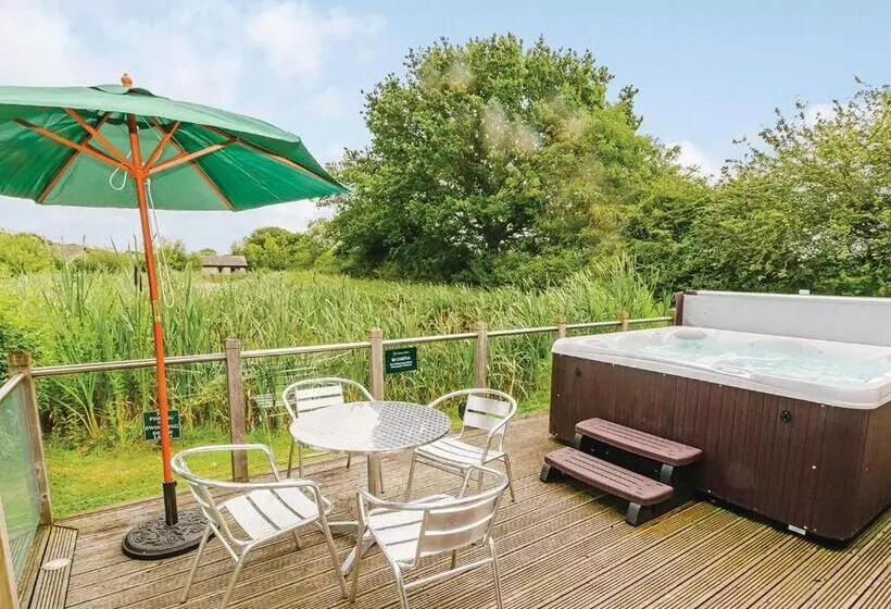 Lomakeskus Oakwood Lodges